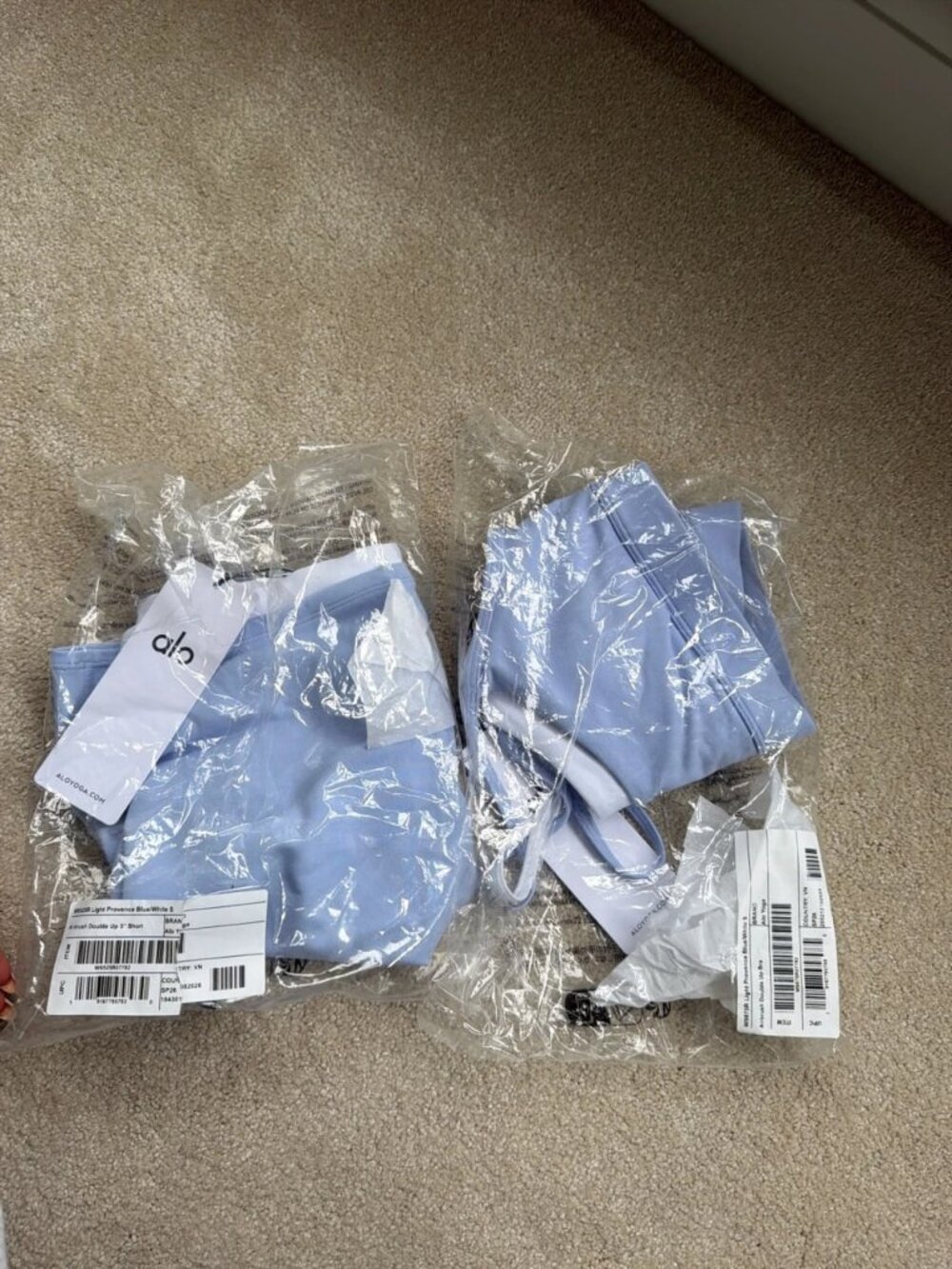 Alo Yoga Airbrush Double Up Shorts & Sports Bra Set Light Provence Blue S - Picture 6 of 6